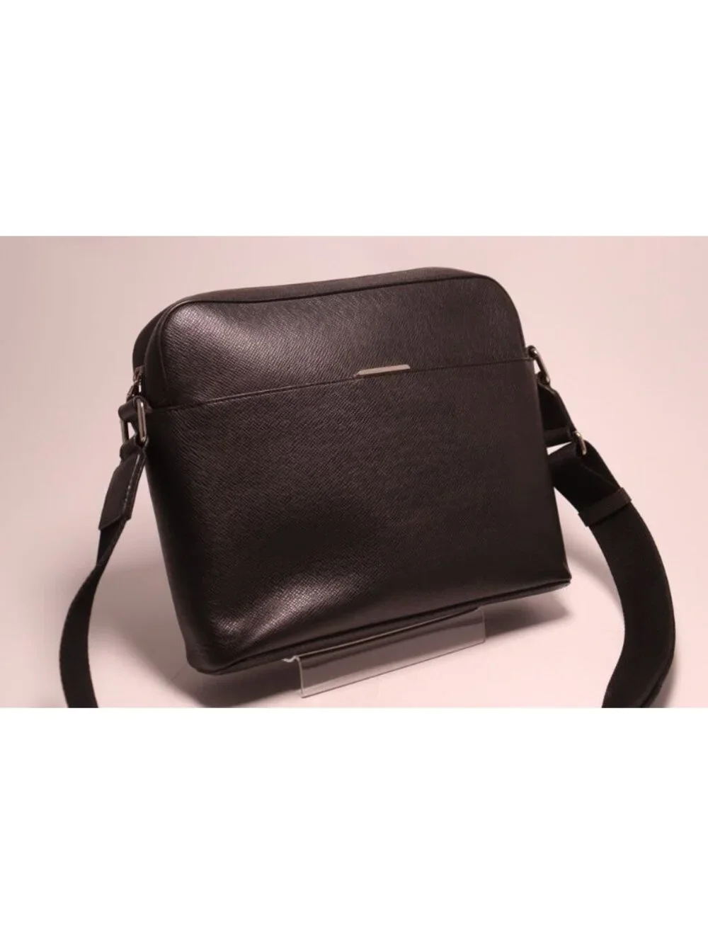 Louis Vuitton Taiga Anton Messenger PM Shoulder Bag